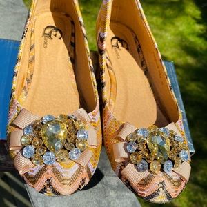 GC Shoes Francesca’s collection 10 Ballet Flats New  NWT Gold Yellow Bow flat